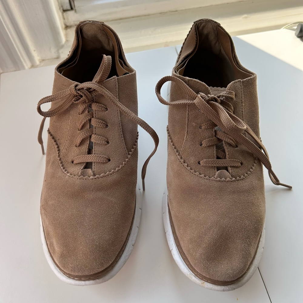 Vionic 'Taylor' suede sneakers- size 9.5